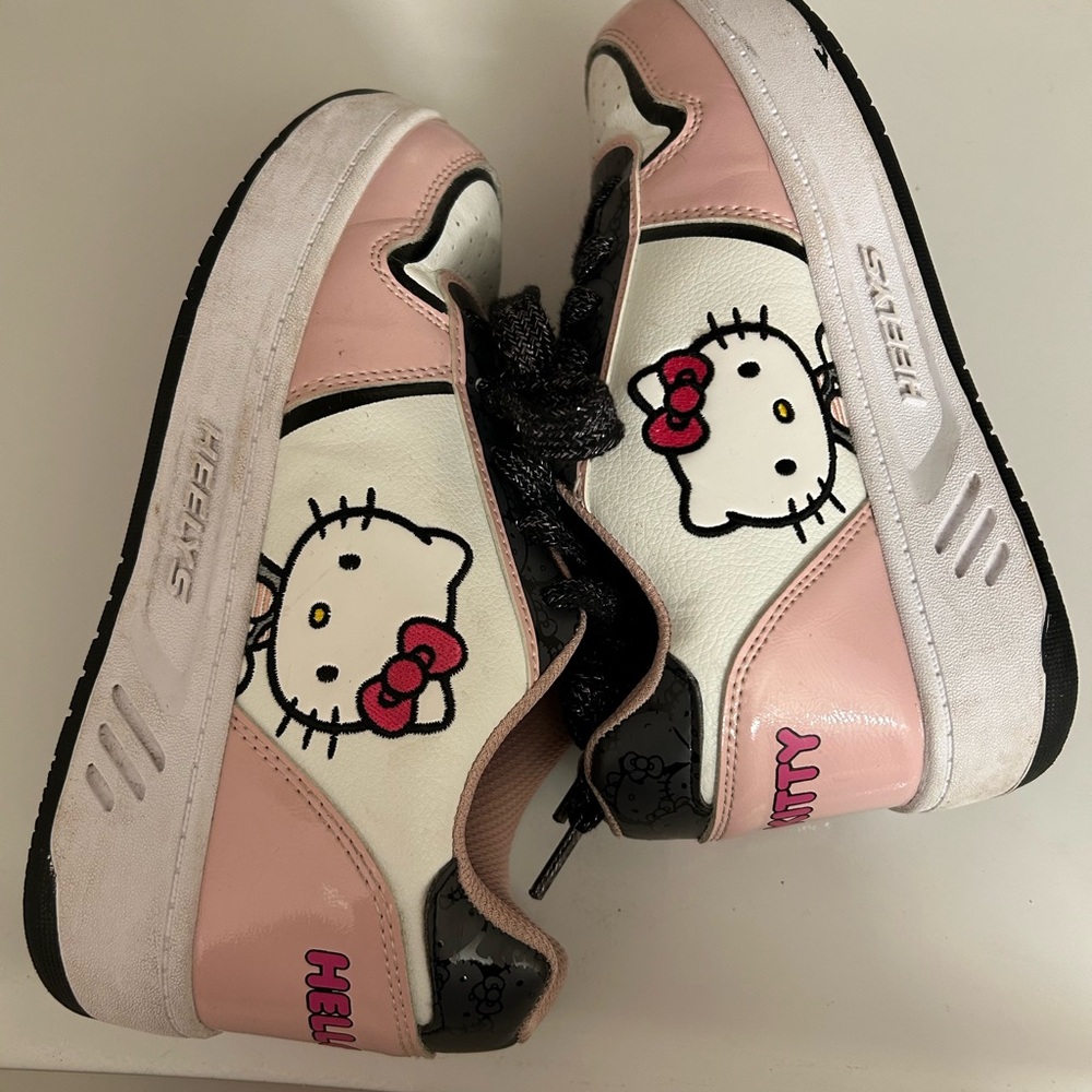 Hello Kitty Heelys Sneakers